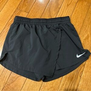 Nike Women's Black Athletic Skort Tennis Running Shorts/Skirt Run Swift